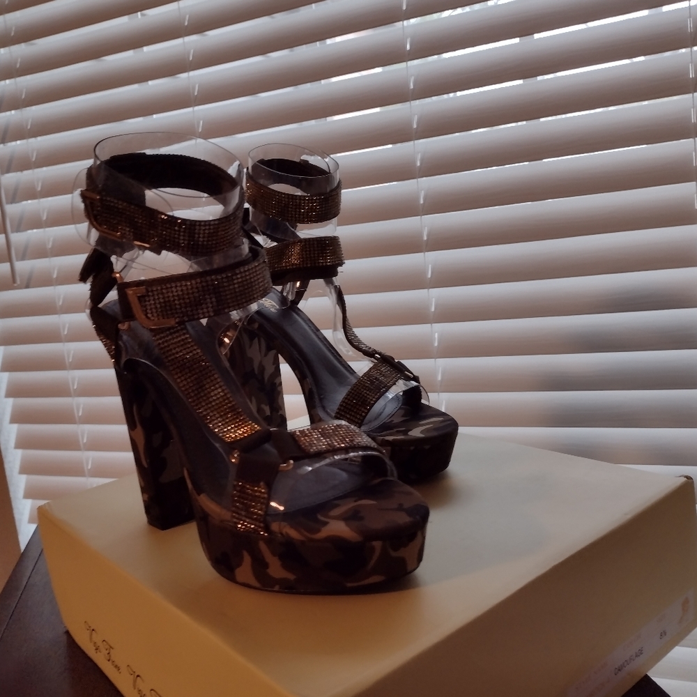 Sexy Camouflage Heels